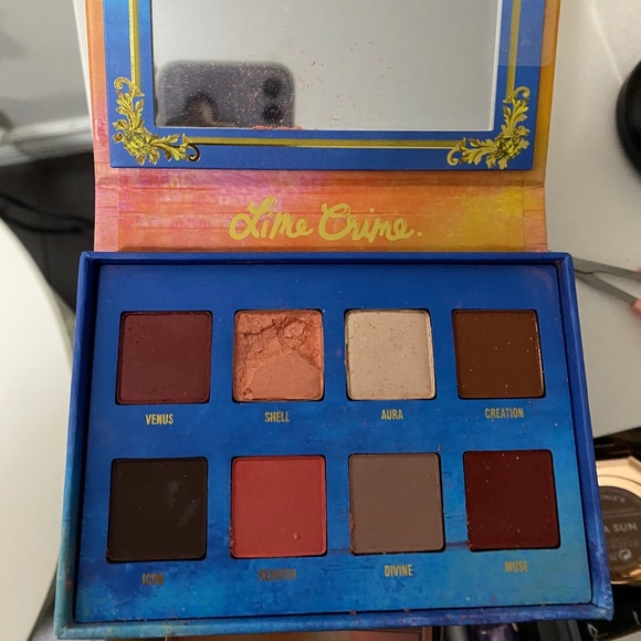 Eyeshadow palettes - Picture 2 of 5